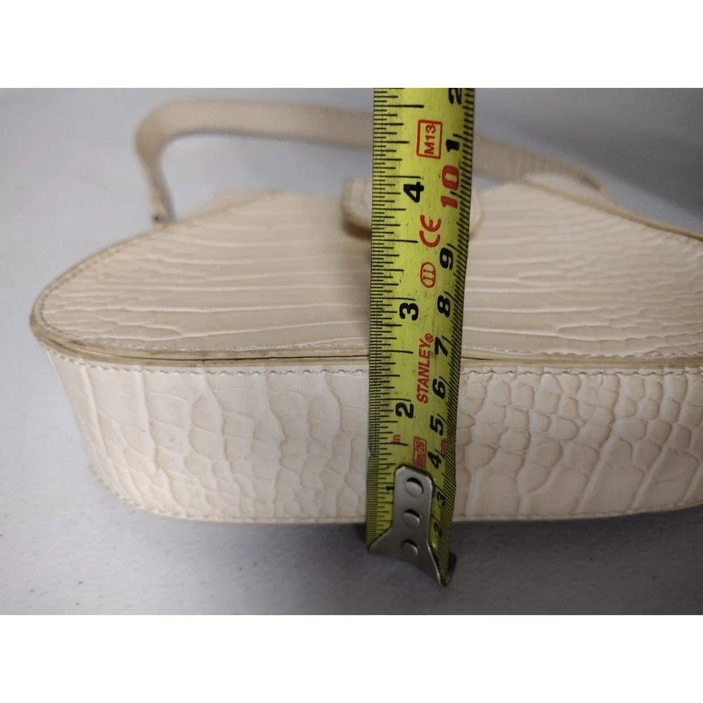 Urban Outfitters Cream Croc Embossed Shoulder‎ Bag Ring Buckle Baguette Purse